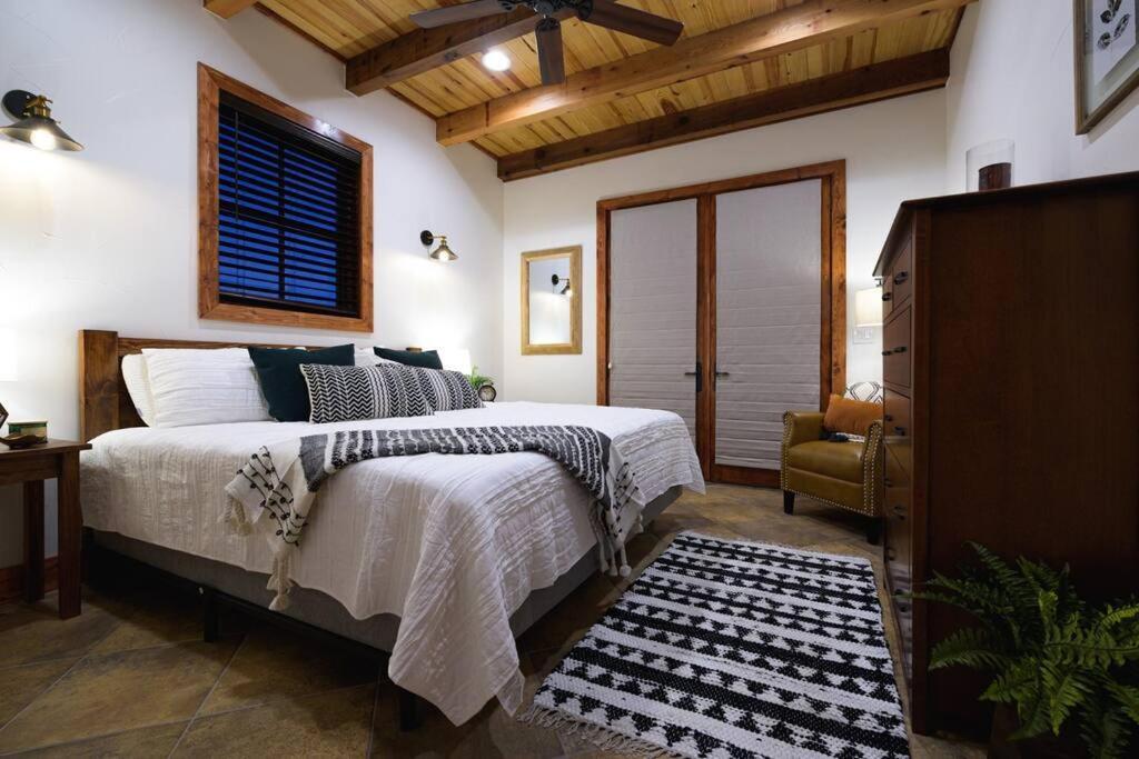 Little Dutch Cabin #3 - 12 Min To Magnolia-Baylor Bellmead Екстериор снимка